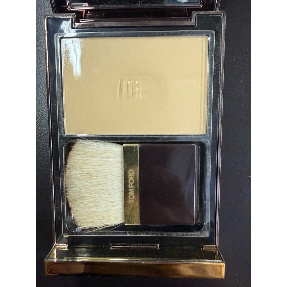 TOM FORD TRANSLUCENT FINISHING POWDER IN TRANSLUCENT